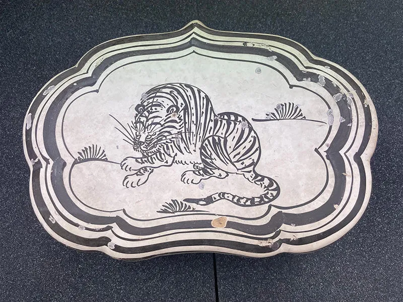 A ceramic pillow